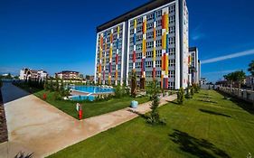 Selin'S Apartment With Pool View